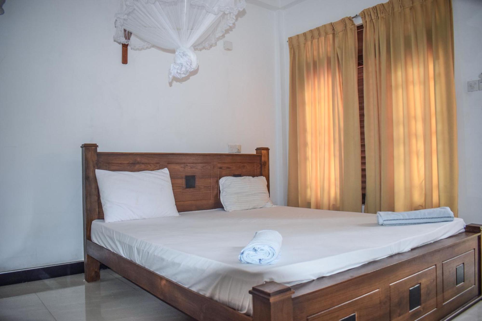 Sea Zone Resort Mirissa Bagian luar foto