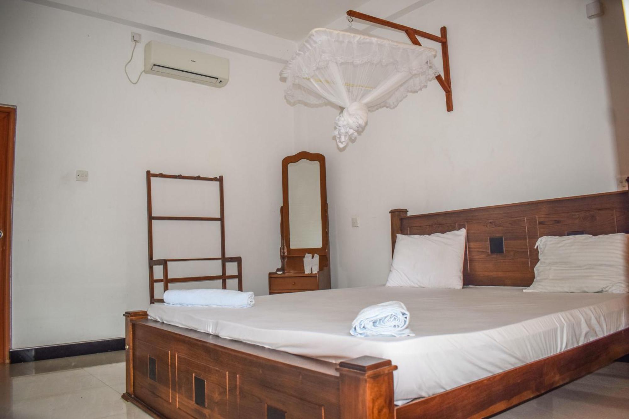 Sea Zone Resort Mirissa Bagian luar foto