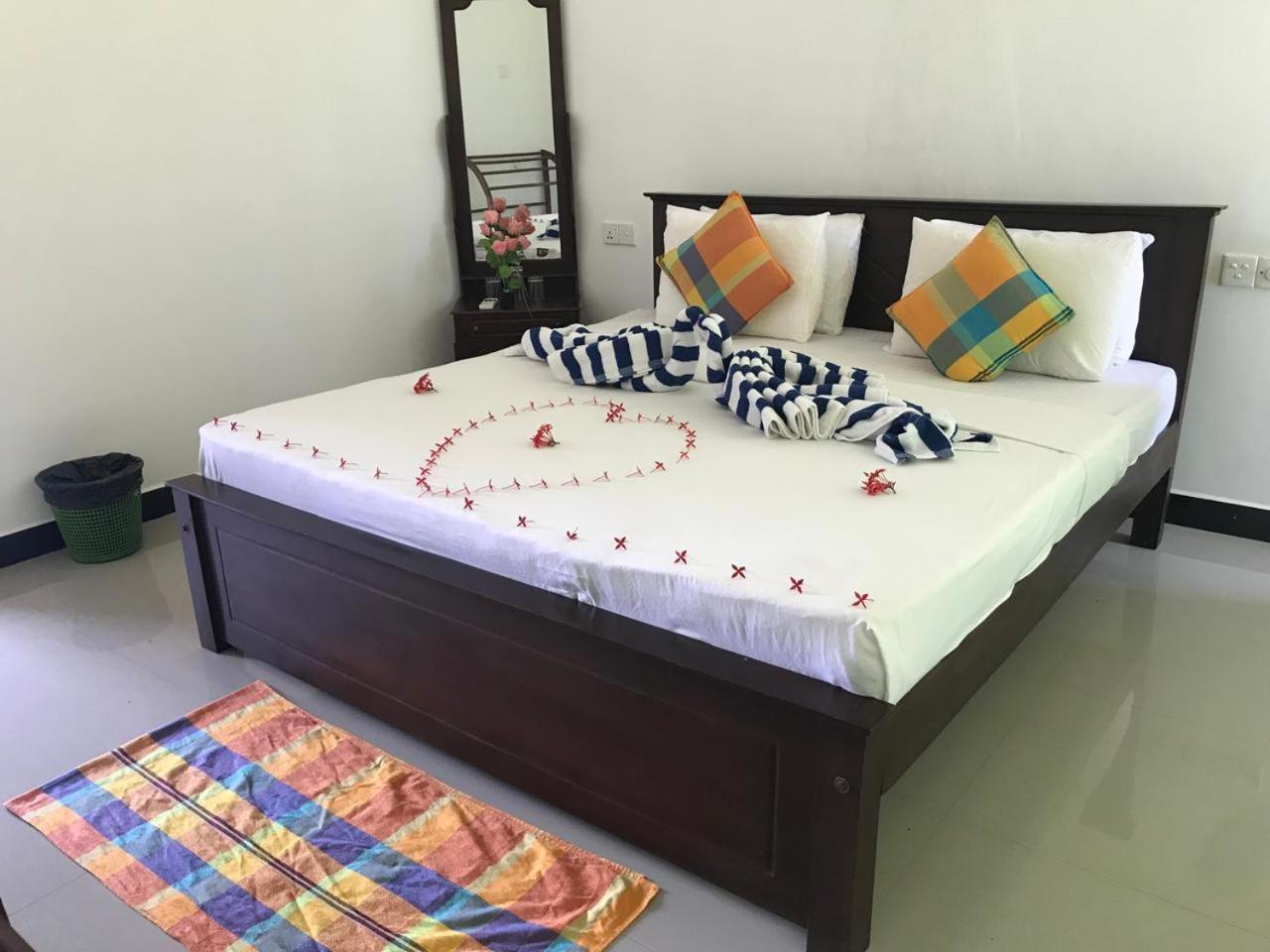 Sea Zone Resort Mirissa Bagian luar foto
