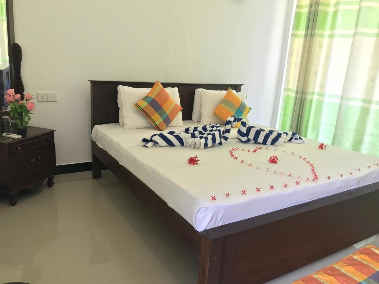 Sea Zone Resort Mirissa Bagian luar foto