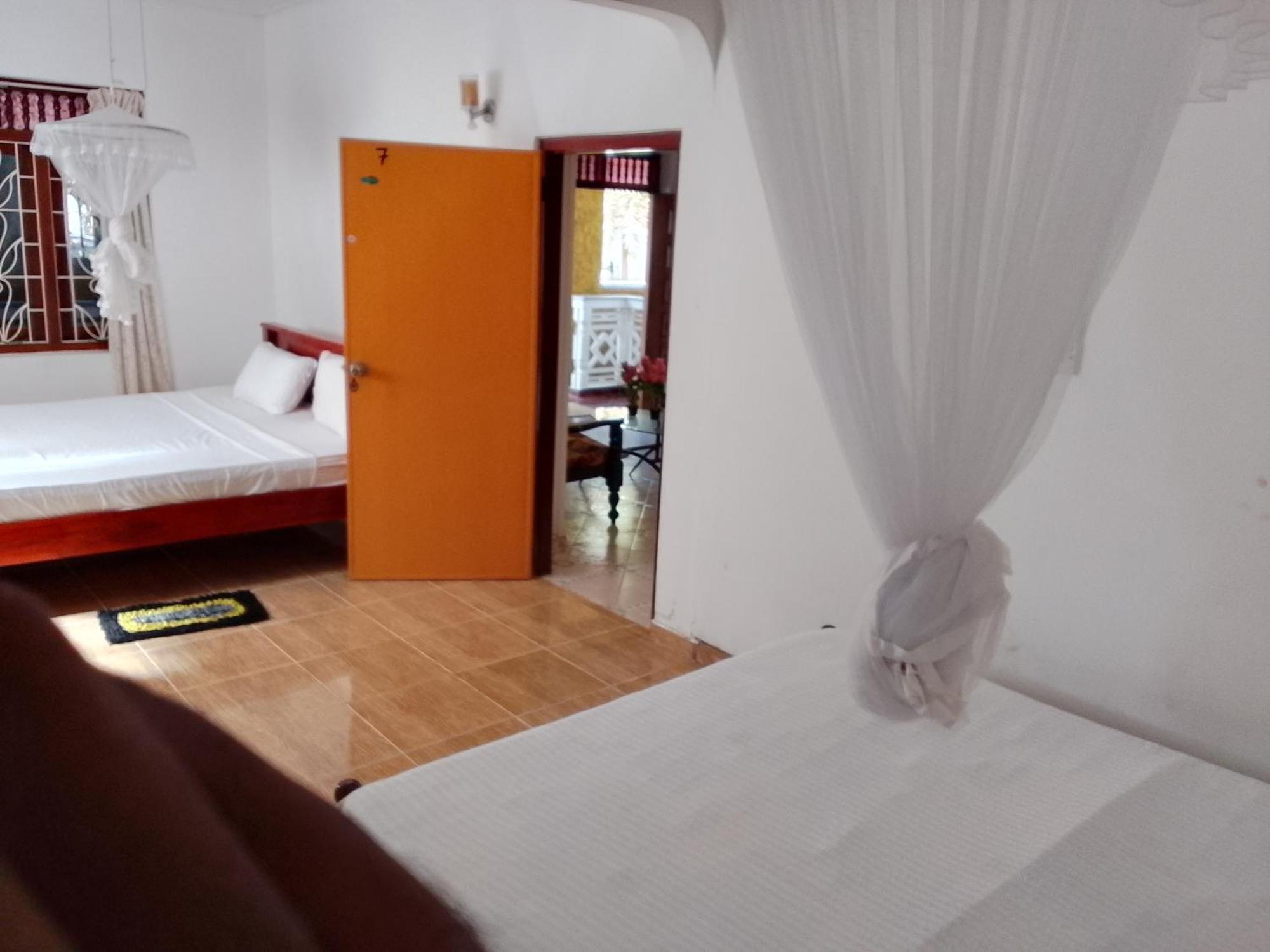 Sea Zone Resort Mirissa Bagian luar foto